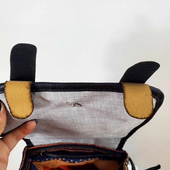 Vintage faux leather backpack - Picture 8 of 11